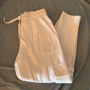 Fabletics thick baby pink cargo sweatpants. Worn once- great condition!